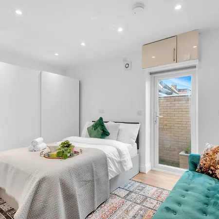 Leaf & Lounge - Free Parking , En-Suite, Near Wembley Perivale Exterior photo