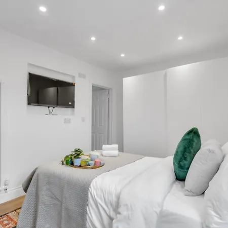 Leaf & Lounge - Free Parking , En-Suite, Near Wembley Perivale Exterior photo