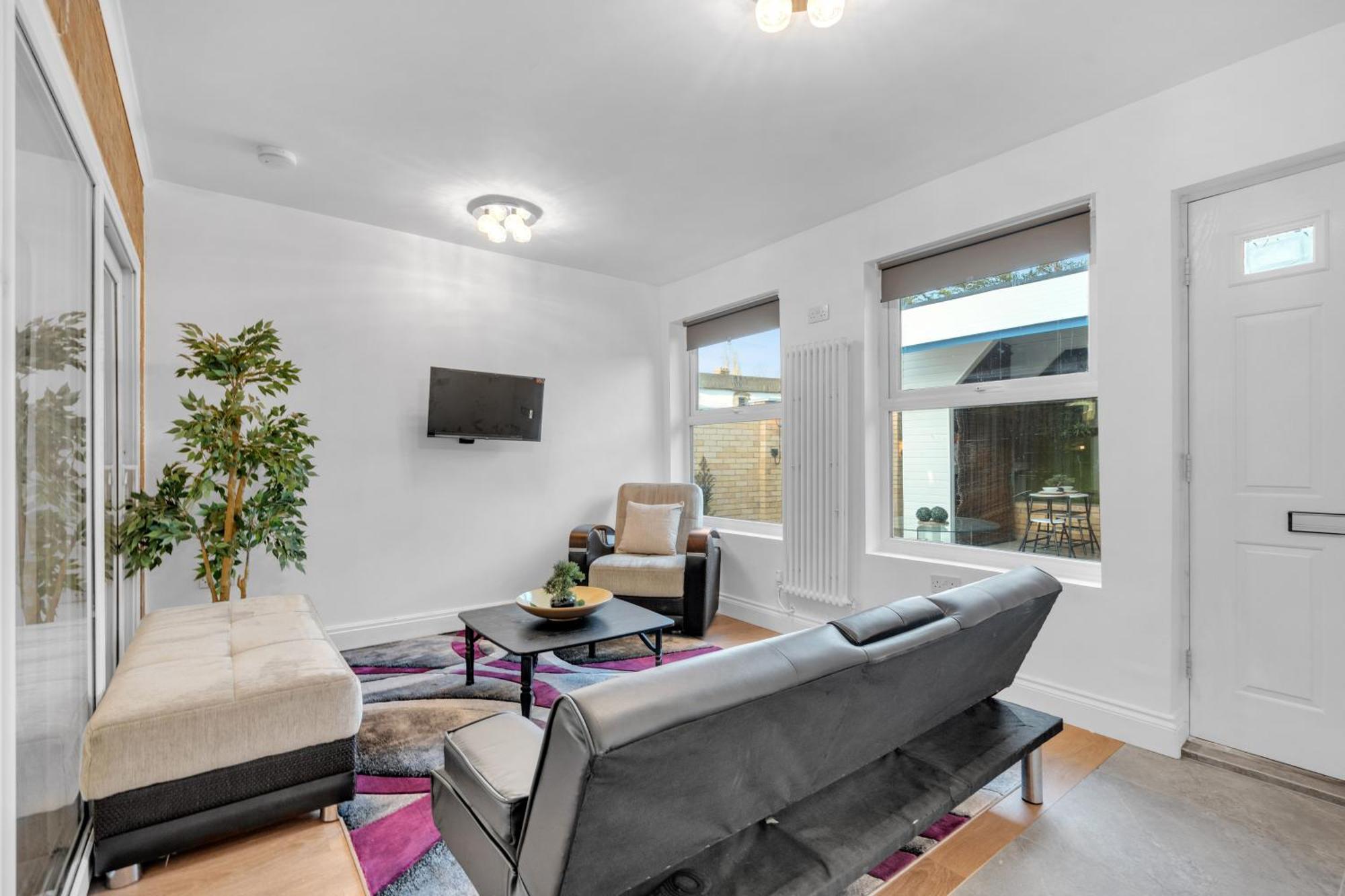 Leaf & Lounge - Free Parking , En-suite, Near Wembley