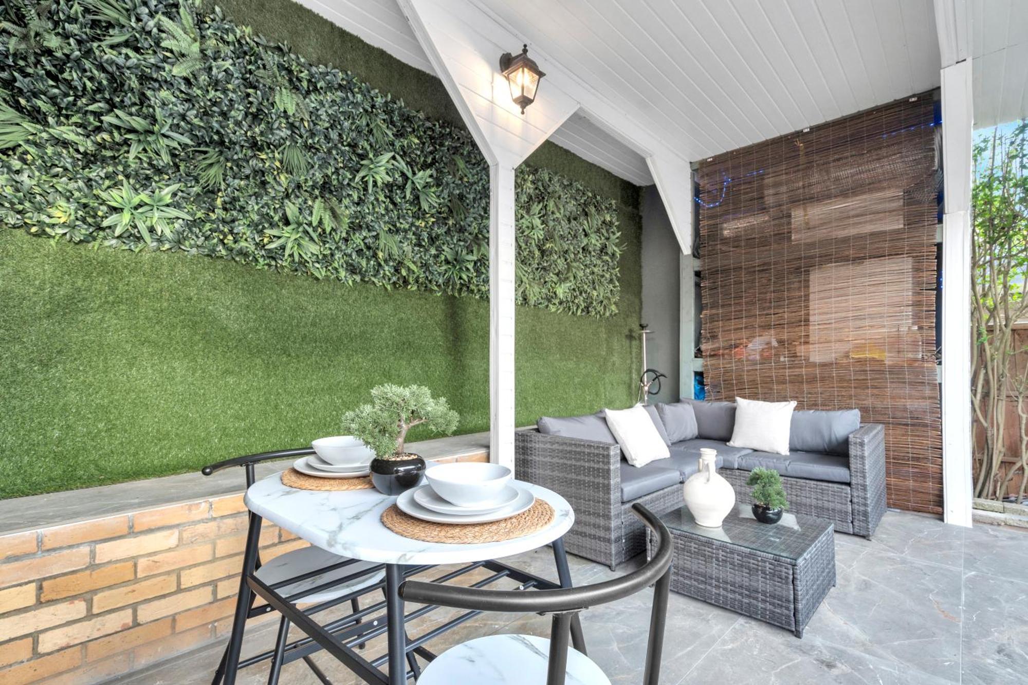 Leaf & Lounge - Free Parking , En-suite, Near Wembley Perivale